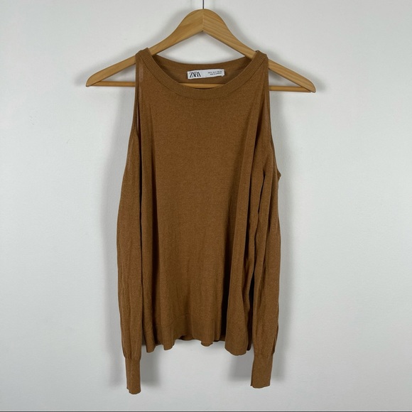 ✨3/$25✨ Zara Caramel Cold Shoulder Knit Long Sleeve